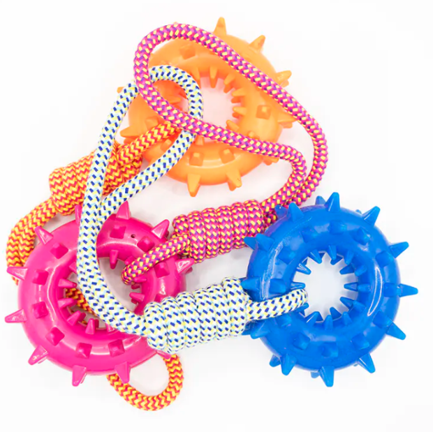 Vilka är fördelarna med Cotton Rope With Plastic Gear Dog Toys utrustningsdesign?